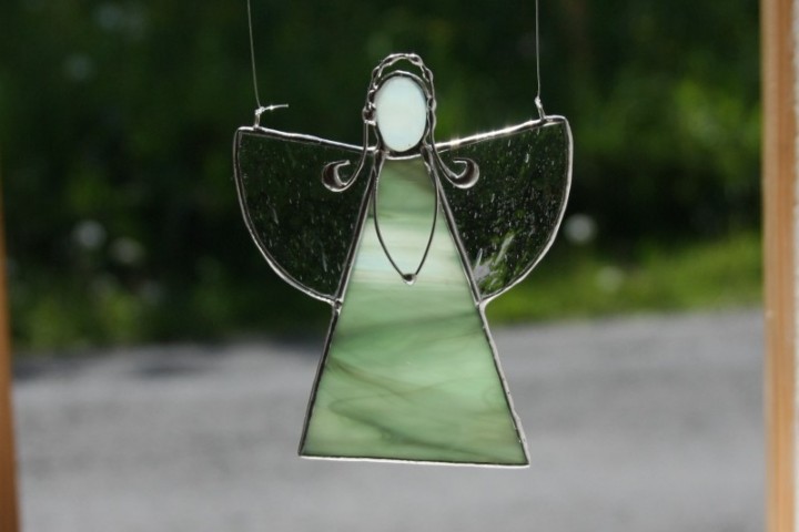 Angel green2 - historical glass