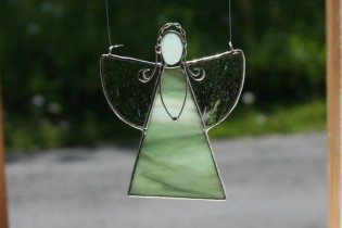 Angel green2 - historical glass