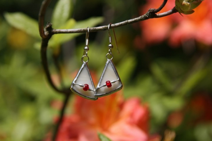 earrings beige with bead - historical glass