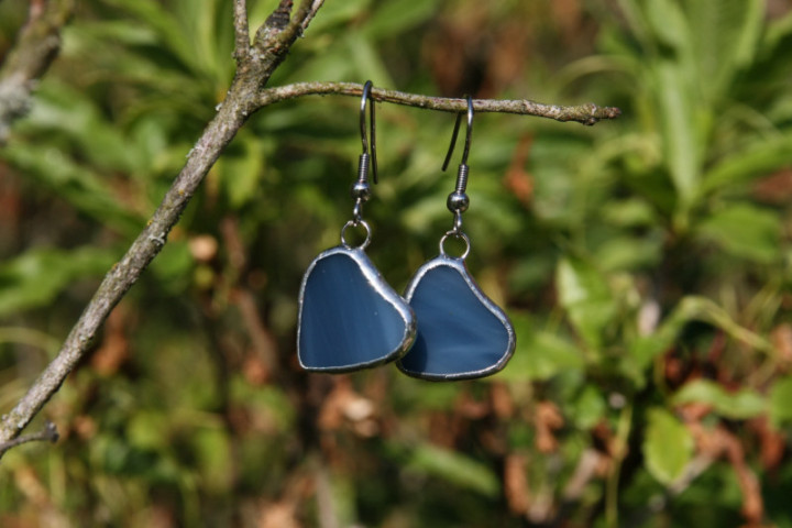 earrings hearts blue - historical glass