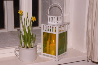 lantern yellow-green - historical glass