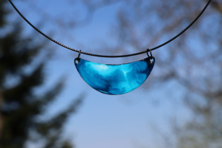 Jewelry of resin - historical glass
