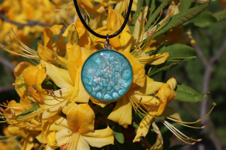 Jewelry of resin - historical glass