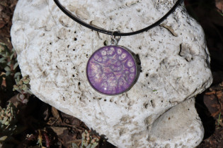 Jewelry of resin - historical glass