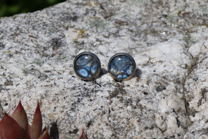 Jewelry of resin - historical glass