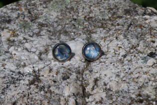 Jewelry of resin - historical glass