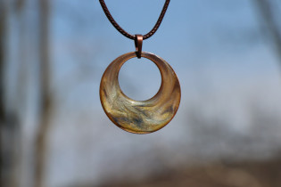 Jewelry of resin - historical glass