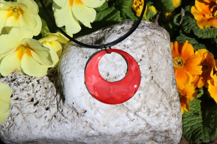 Jewelry of resin - historical glass