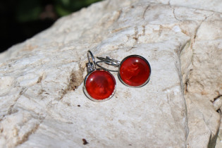 Jewelry of resin - historical glass