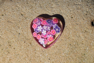 Jewelry of resin - historical glass